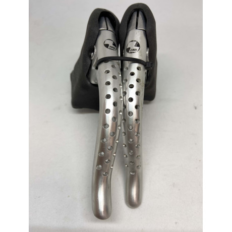 MANETAS FRENO ZEUS AGUJEREADAS GOMAS NEGRAS NO ORIGINALES